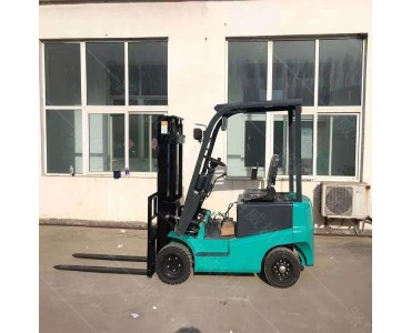 四轮座驾式全电动叉车图片 搬运液压叉车 四轮座驾式电瓶叉车
