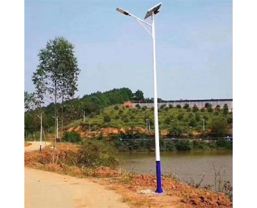 周口太阳能路灯价格   周口锂电太阳能路灯